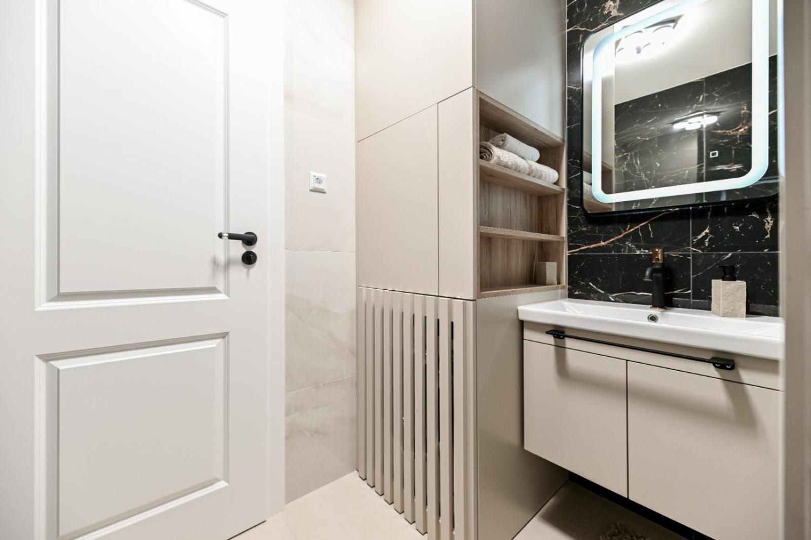 Newly Renovated Apartment Luce Zadar Extérieur photo